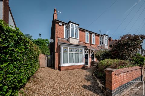 3 bed property, in Park Hill Road, £575,000
