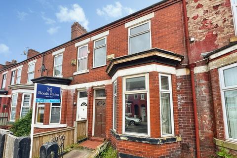3 bed property, in Haven Street, £125,000