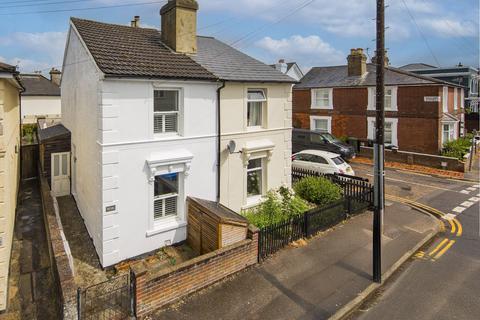 2 bed property, in John Street, £475,000