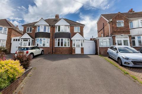 3 bed property, in Manor House Lane, £325,000