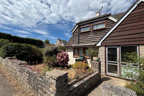 2 bed property, in Cecil Road, £385,000