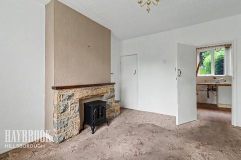 2 bed property, in Adkins Road, £110,000