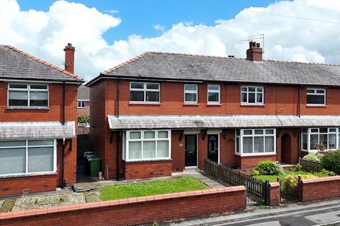 3 bed property, in Windsor Road, £180,000