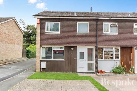 3 bed property, in Barnsdale Road, £375,000