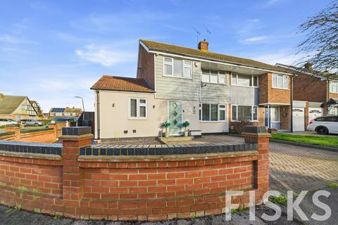 4 bed property, in Overton Road, £475,000