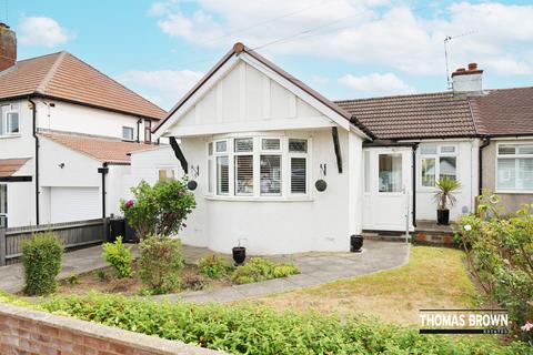 2 bed property, in Friar Road, £450,000