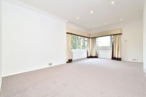 3 bed property, in Grassmount, £475,000