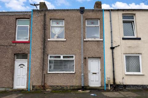 2 bed property, in China Street, £40,000