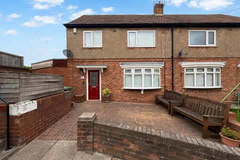 4 bed property, in Alnwick Square, £140,000