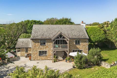 4 bed property, in Trewoon Road, £999,950