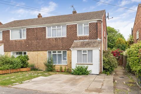 4 bed property, in Manor Road, £395,000