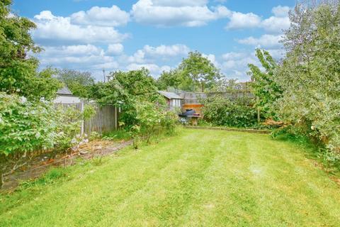 3 bed property, in Ashridge Way, £749,950