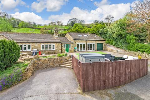 6 bed property, in Woodside Lane, £615,000