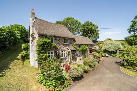 4 bed property, in Sigford, £700,000
