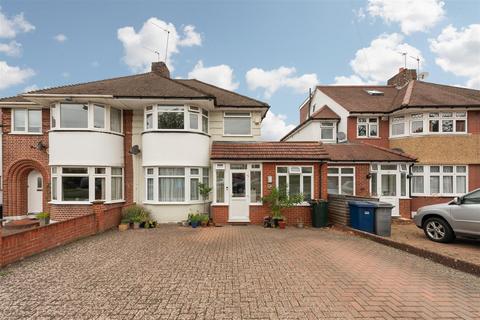 4 bed property, in Ashfield Road, £750,000