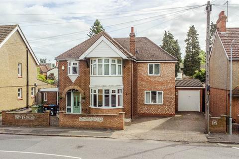 5 bed property, in Lennox Road, £600,000