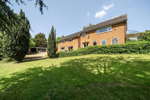 5 bed property, in Uppingham Road, £750,000