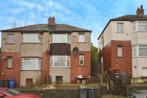 3 bed property, in Vickers Road, £95,000