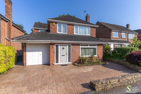 4 bed property, in Meadow Drive, £699,950