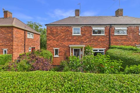 4 bed property, in Lister Drive, £190,000