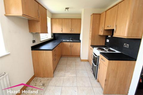 4 bed property, in Cyclamen Road, £400,000
