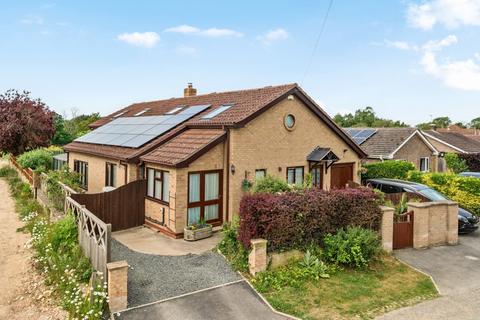 5 bed property, in Ancaster Road, £450,000