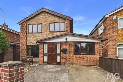 3 bed property, in Bell Meadow, £349,500