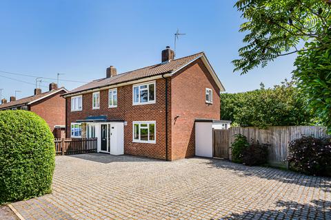 2 bed property, in Knella Road, £415,000