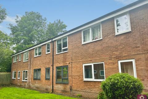 2 bed property, in Rosemary Grove, £145,000