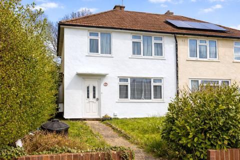 3 bed property, in 61 Leechcroft Avenue, £200,000