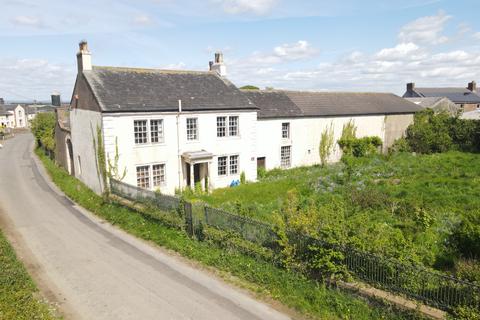 5 bed property, in Lesson Hall, £280,000