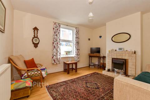 2 bed property, in Wilkes Road, £140,000