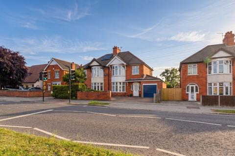 3 bed property, in Boultham Park Road, £300,000