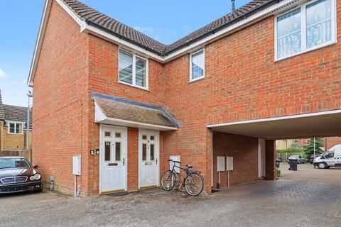 2 bed property, in Coriander Road, £135,000