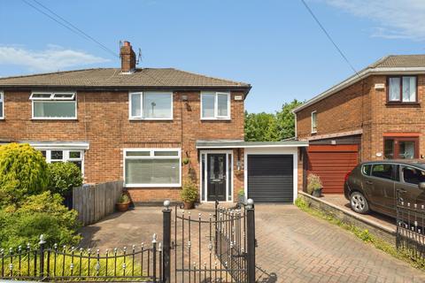 3 bed property, in Kennedy Way, £325,000