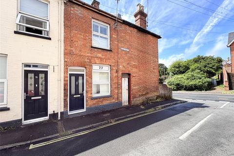 2 bed property, in Victoria Road, £200,000