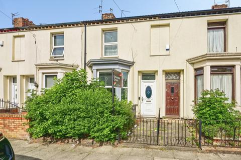 2 bed property, in Jacob Street, £125,000