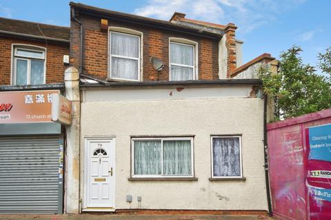 1 bed property, in Church Street, £140,000