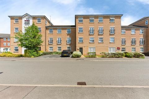 2 bed property, in Wilks Road, £120,000