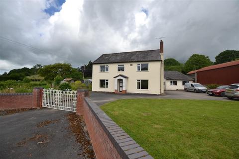 4 bed property, in Bicton, £470,000