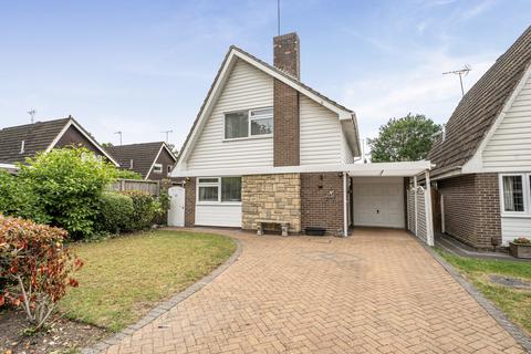 3 bed property, in Inglewood Avenue, £550,000
