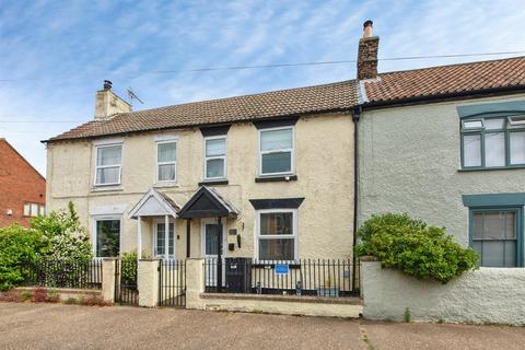 2 bed property, in Victoria Street, £160,000