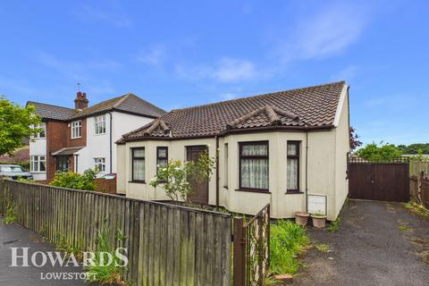2 bed property, in St Margarets Road, £210,000