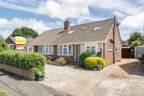 4 bed property, in Sandbanks Way, £370,000