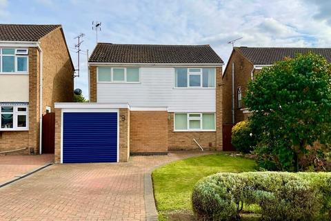 3 bed property, in Dorchester Close, £330,000