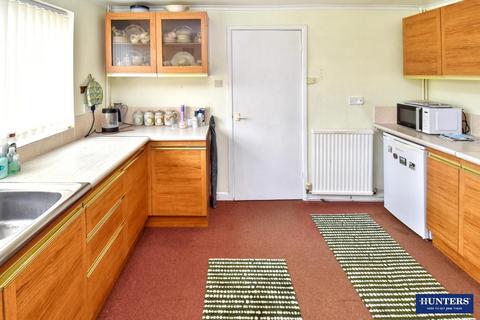 3 bed property, in Dorchester Close, £330,000