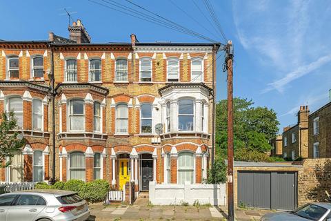 2 bed property, in Atherfold Road SW9, £525,000
