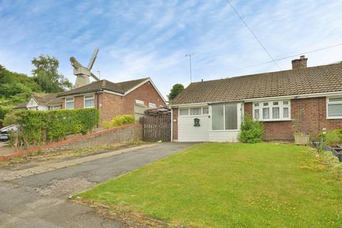 2 bed property, in Harvey Road, £280,000