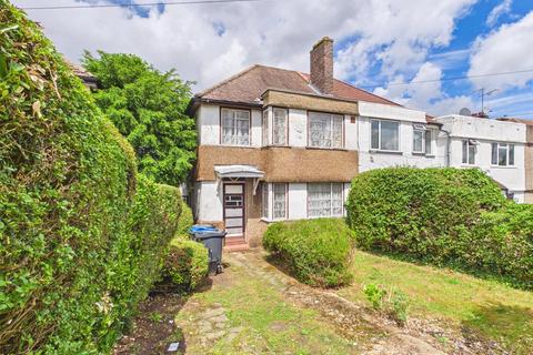 3 bed property, in Benhurst Gardens, £400,000