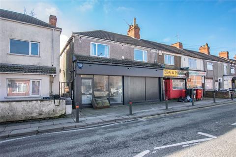 2 bed property, in Oxford Street, £190,000